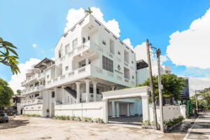 Surrounding - Beverly Hills Hotel